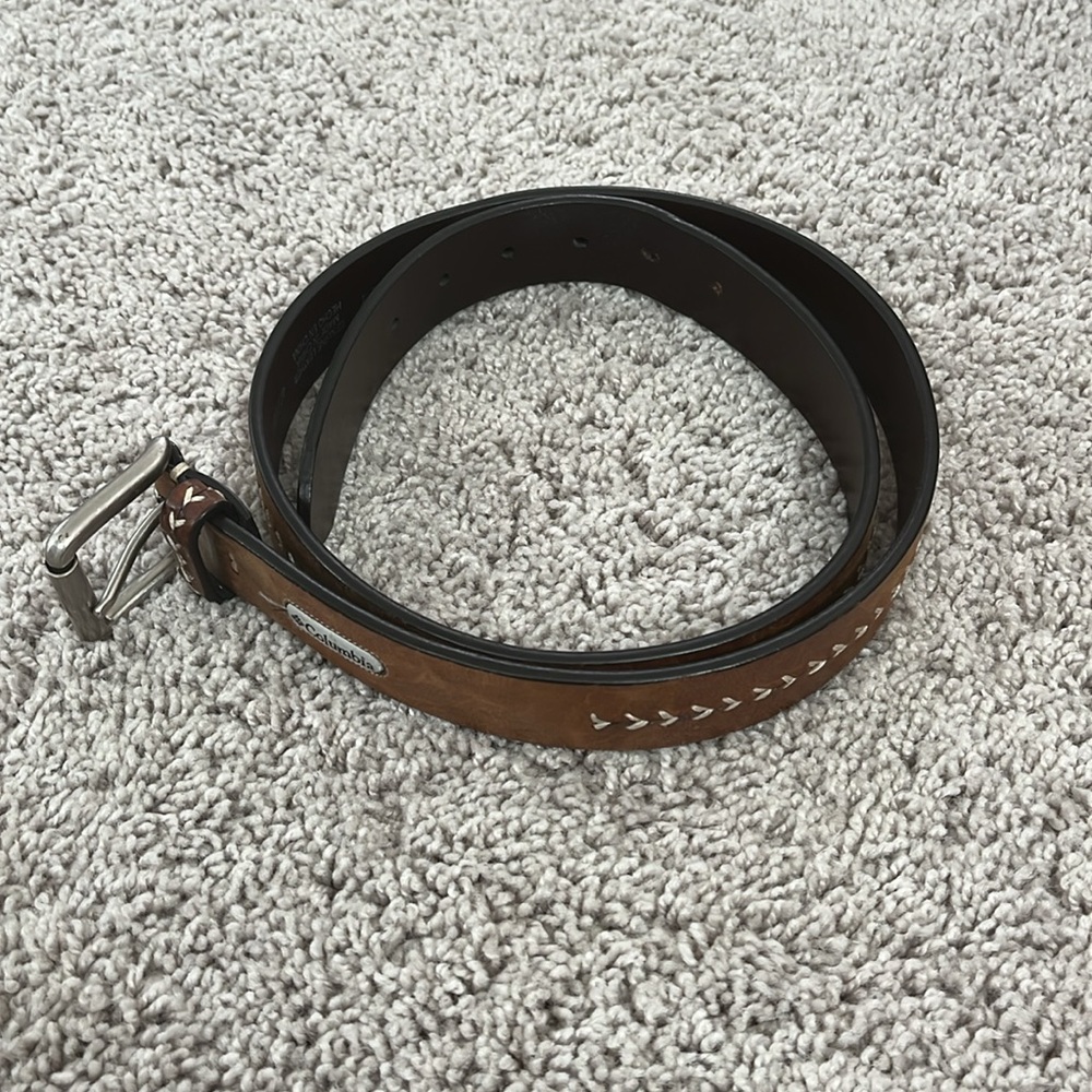 Men’s Columbia western style belt, genuine leather size 40 excellent condition